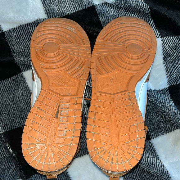 Nike Dunk High Monarch - Picture 7 of 17